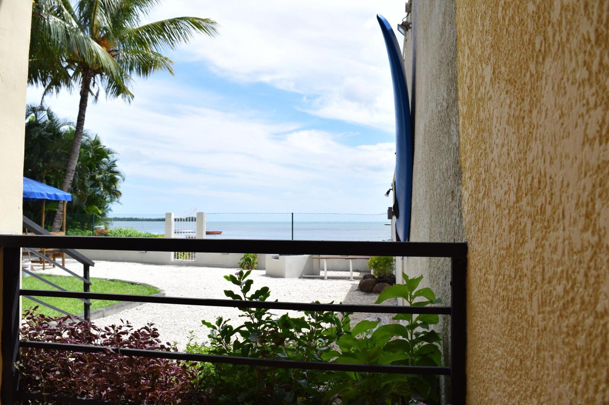 Baywatch Apartment Ла Гулет Екстериор снимка