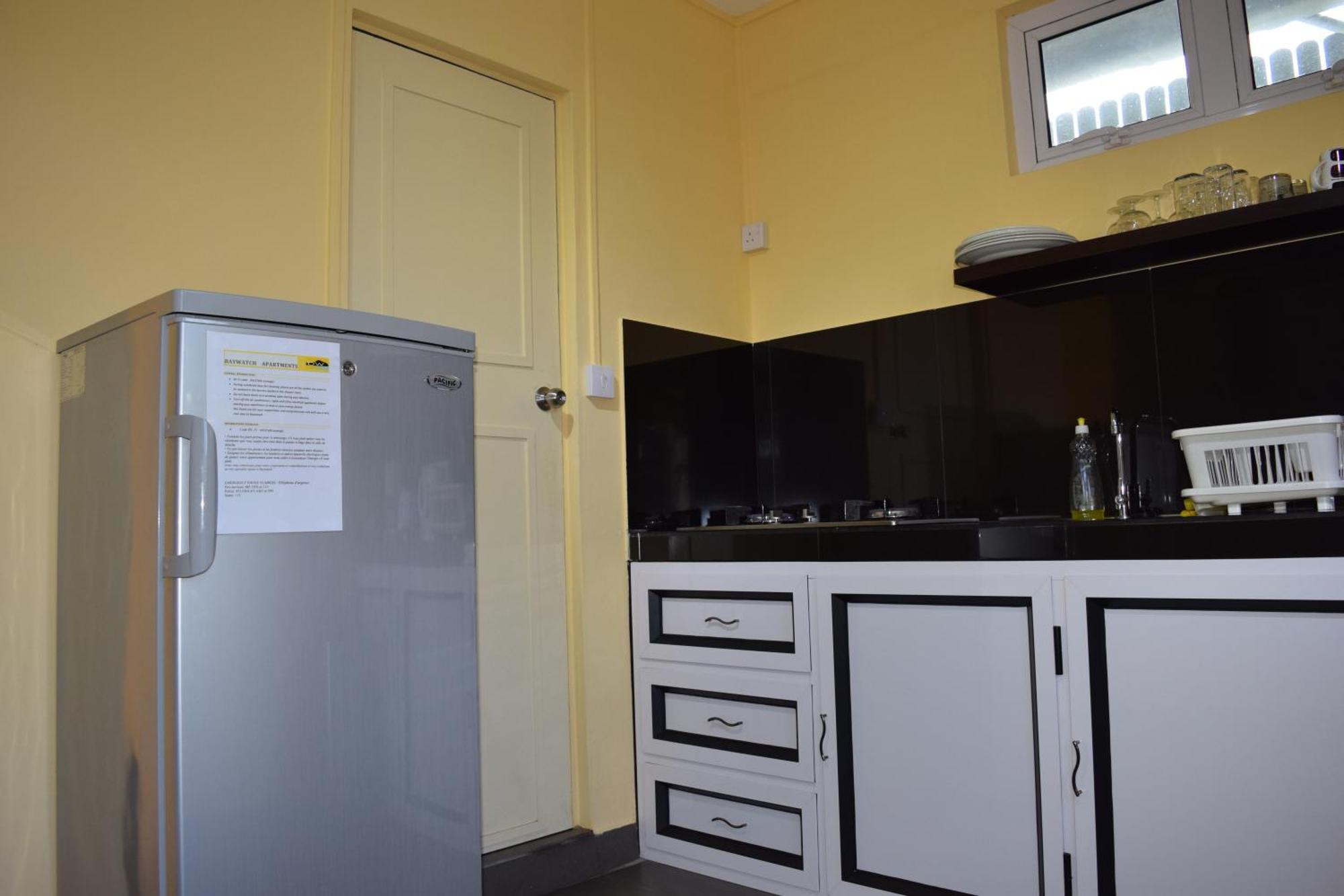 Baywatch Apartment Ла Гулет Екстериор снимка