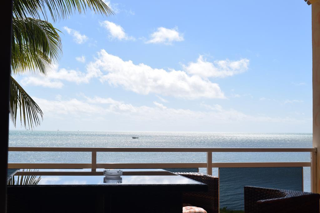 Baywatch Apartment Ла Гулет Екстериор снимка