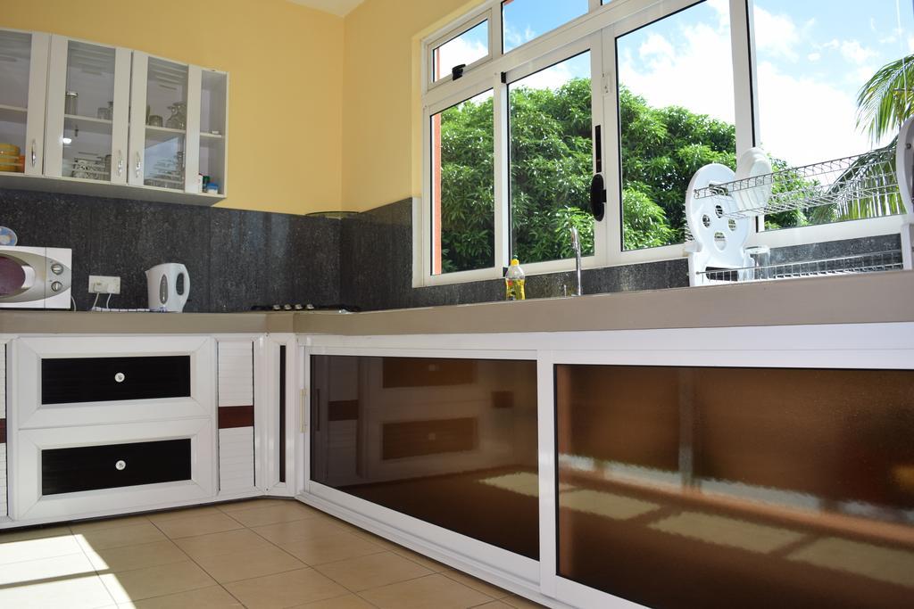 Baywatch Apartment Ла Гулет Екстериор снимка