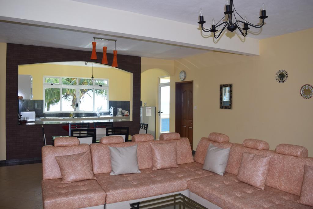 Baywatch Apartment Ла Гулет Екстериор снимка