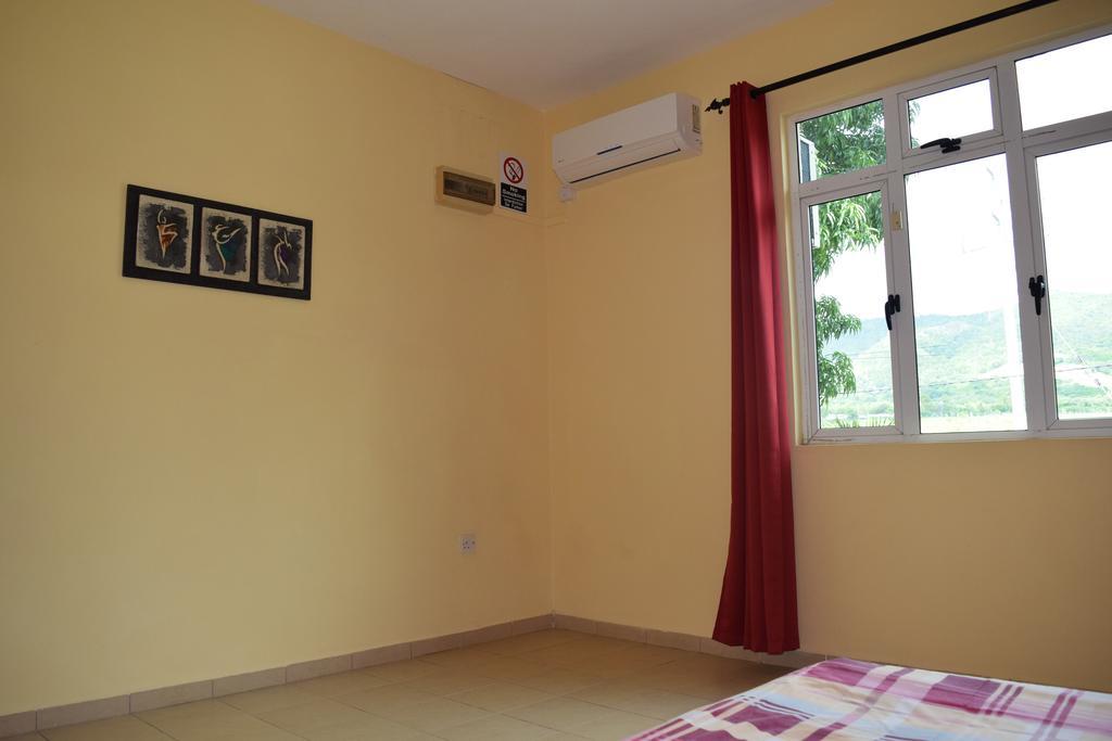 Baywatch Apartment Ла Гулет Екстериор снимка