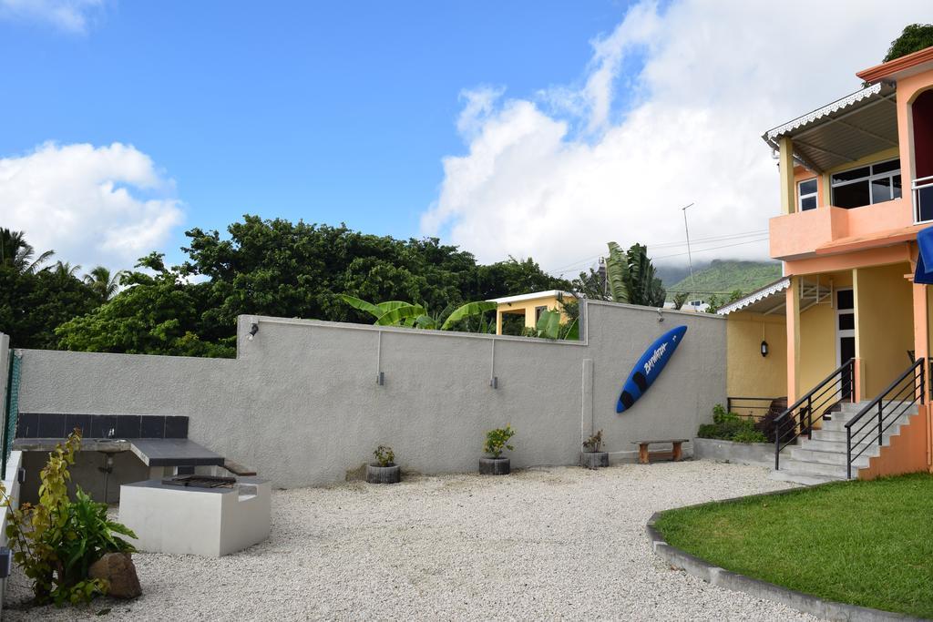 Baywatch Apartment Ла Гулет Екстериор снимка