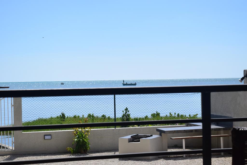 Baywatch Apartment Ла Гулет Екстериор снимка