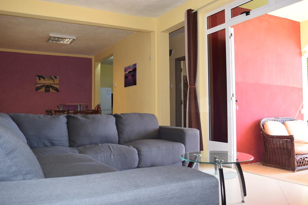 Baywatch Apartment Ла Гулет Екстериор снимка