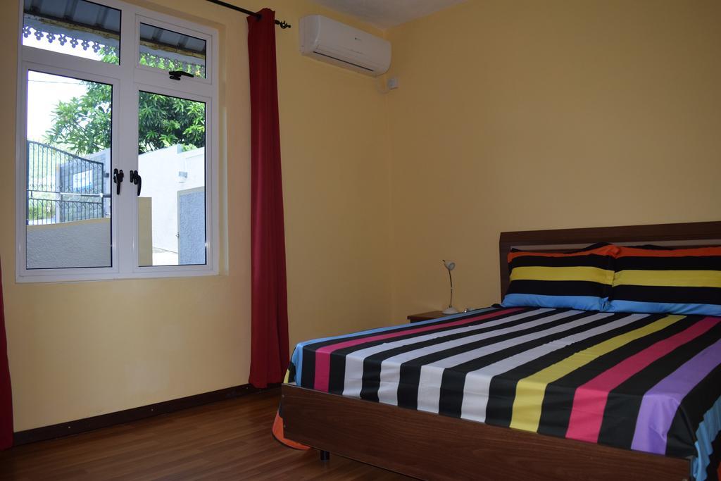 Baywatch Apartment Ла Гулет Екстериор снимка