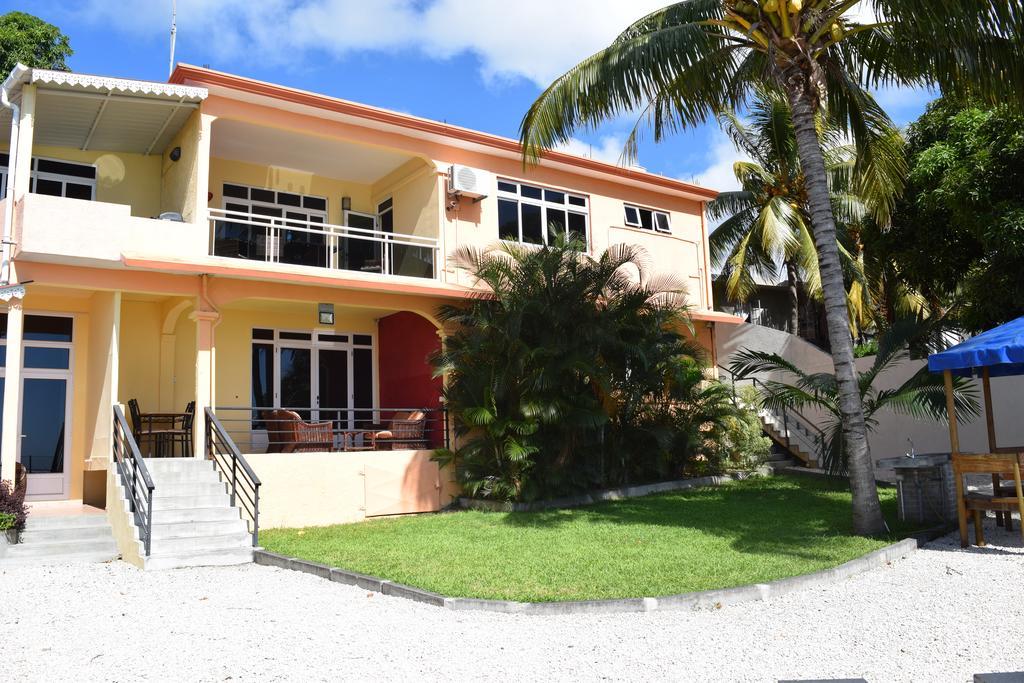 Baywatch Apartment Ла Гулет Екстериор снимка