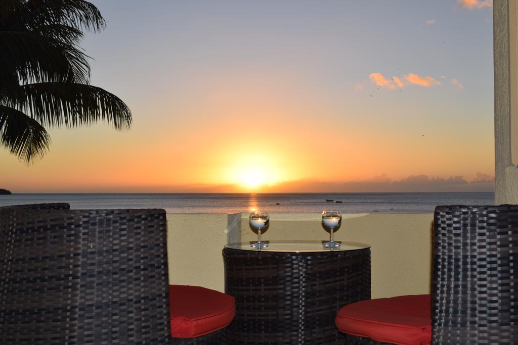 Baywatch Apartment Ла Гулет Екстериор снимка