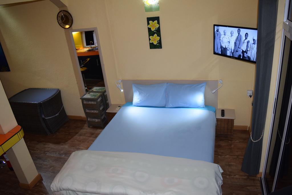 Baywatch Apartment Ла Гулет Екстериор снимка